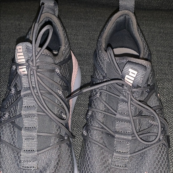 Puma gray and Pink Streamlined Sneakers - Picture 4 of 6